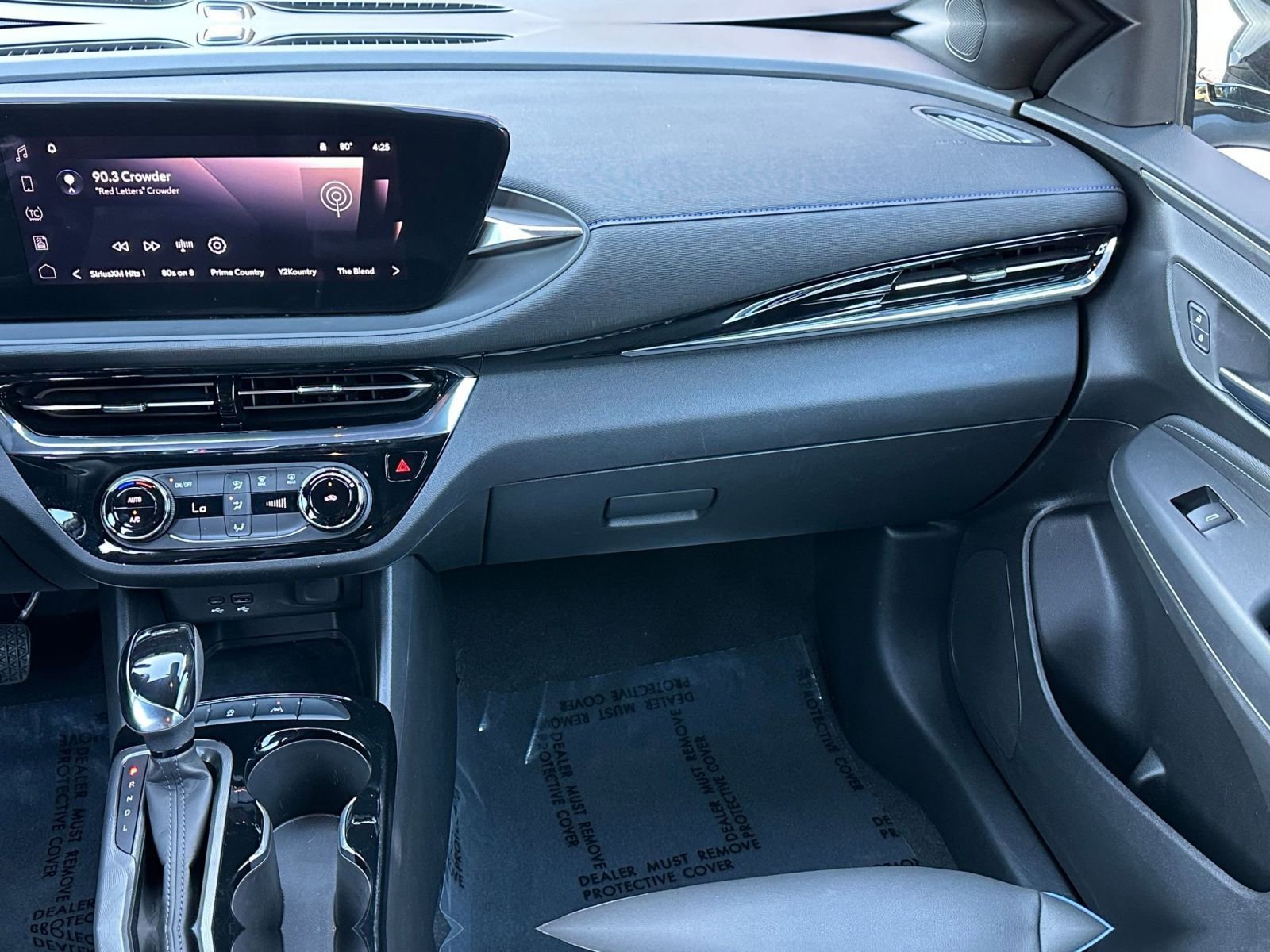 Used 2025 Buick Envista Sport Touring image 33