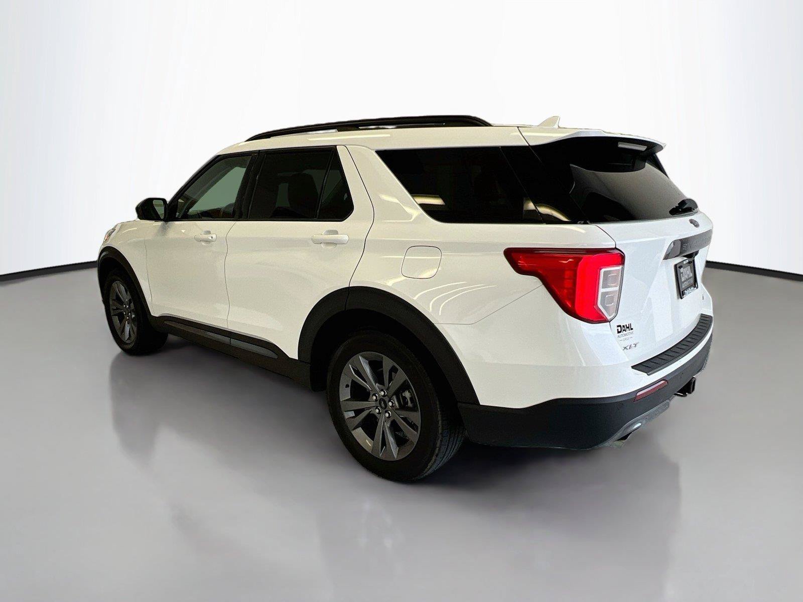 Used 2022 Ford Explorer XLT w/ XLT Sport Appearance Package AWD/4WD image 10