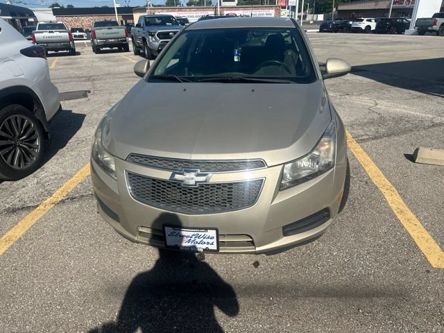 Used 2013 Chevrolet Cruze LT FWD image 2