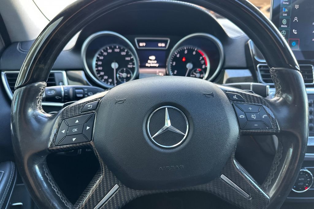 Used 2016 Mercedes-Benz GL 550 4MATIC image 27