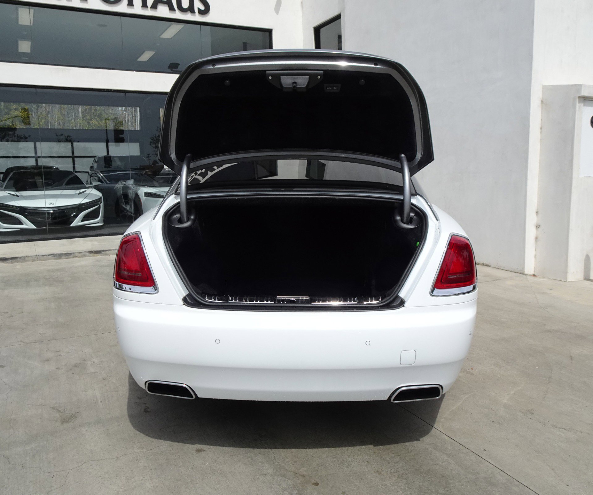 Used 2014 Rolls-Royce Wraith RWD image 6
