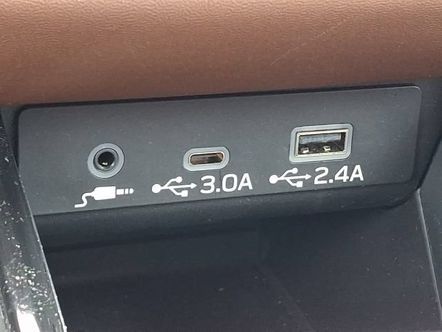 Certified 2025 Subaru Outback Touring AWD/4WD image 28