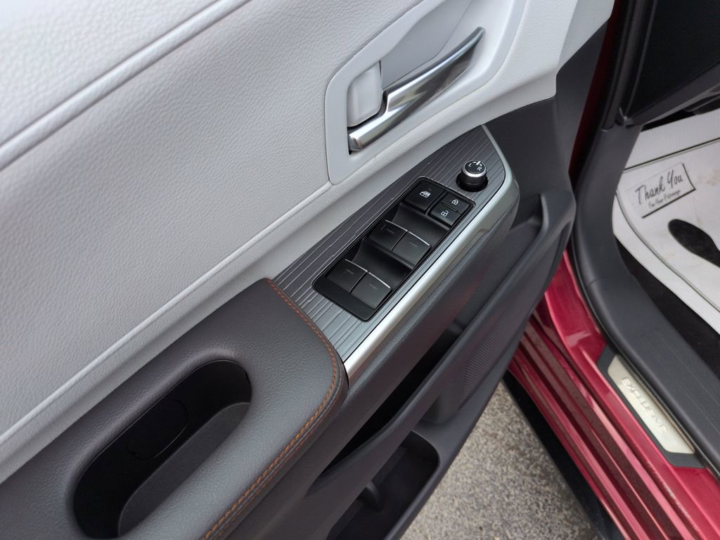 Used 2021 Toyota Sienna XSE AWD/4WD image 11