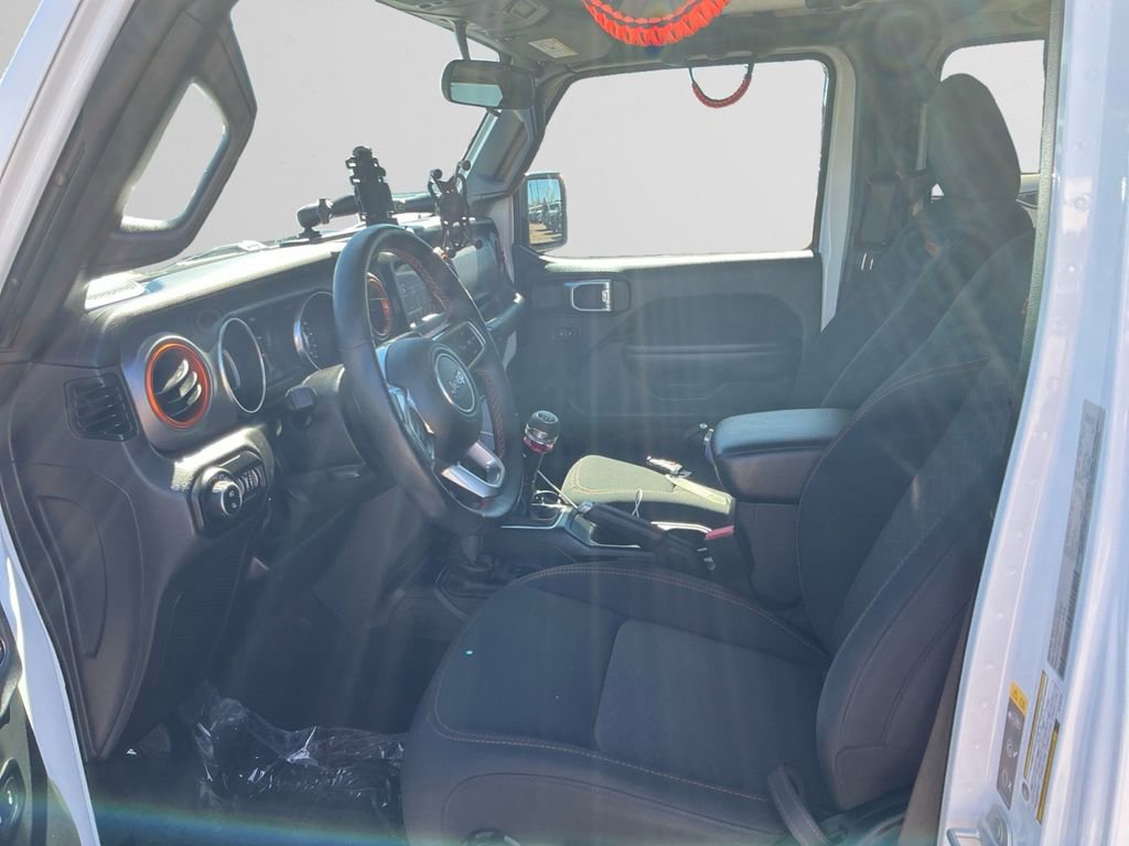 Used 2021 Jeep Gladiator Mojave w/ Cold Weather Group image 9