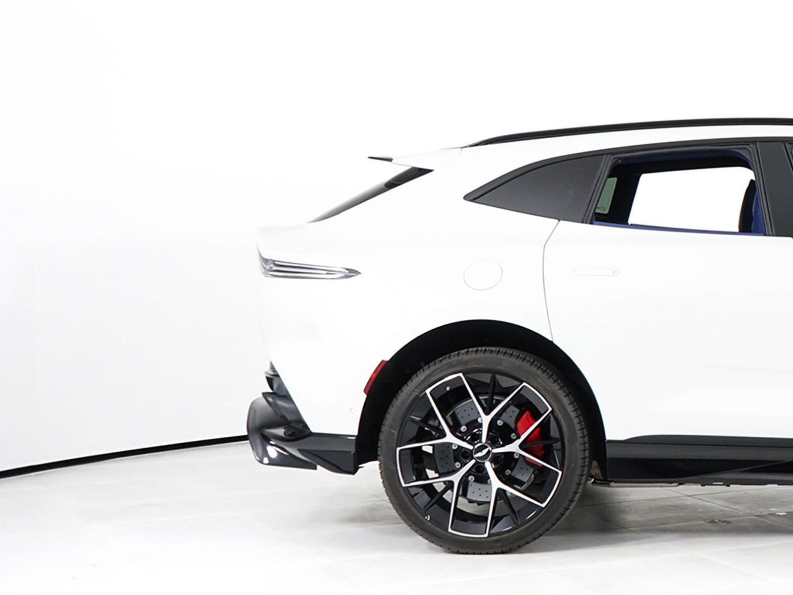 Used 2024 Aston Martin DBX 707 AWD/4WD image 14