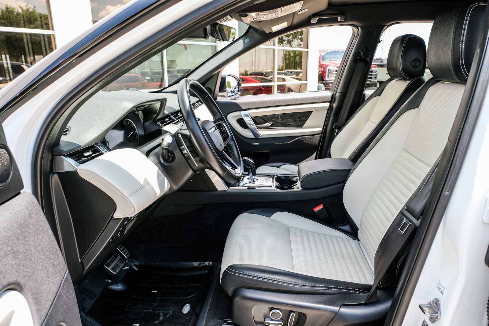 Used 2022 Land Rover Discovery Sport S R-Dynamic AWD/4WD image 4