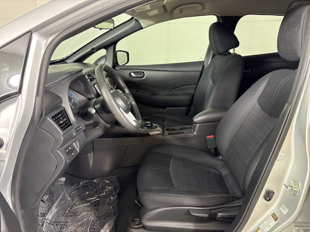 Used 2022 Nissan Leaf S image 15