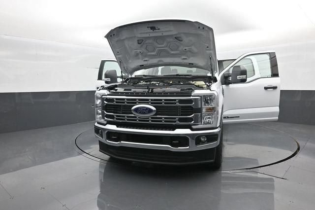New 2026 Ford F250 XLT w/ FX4 Off-Road Package AWD/4WD image 24