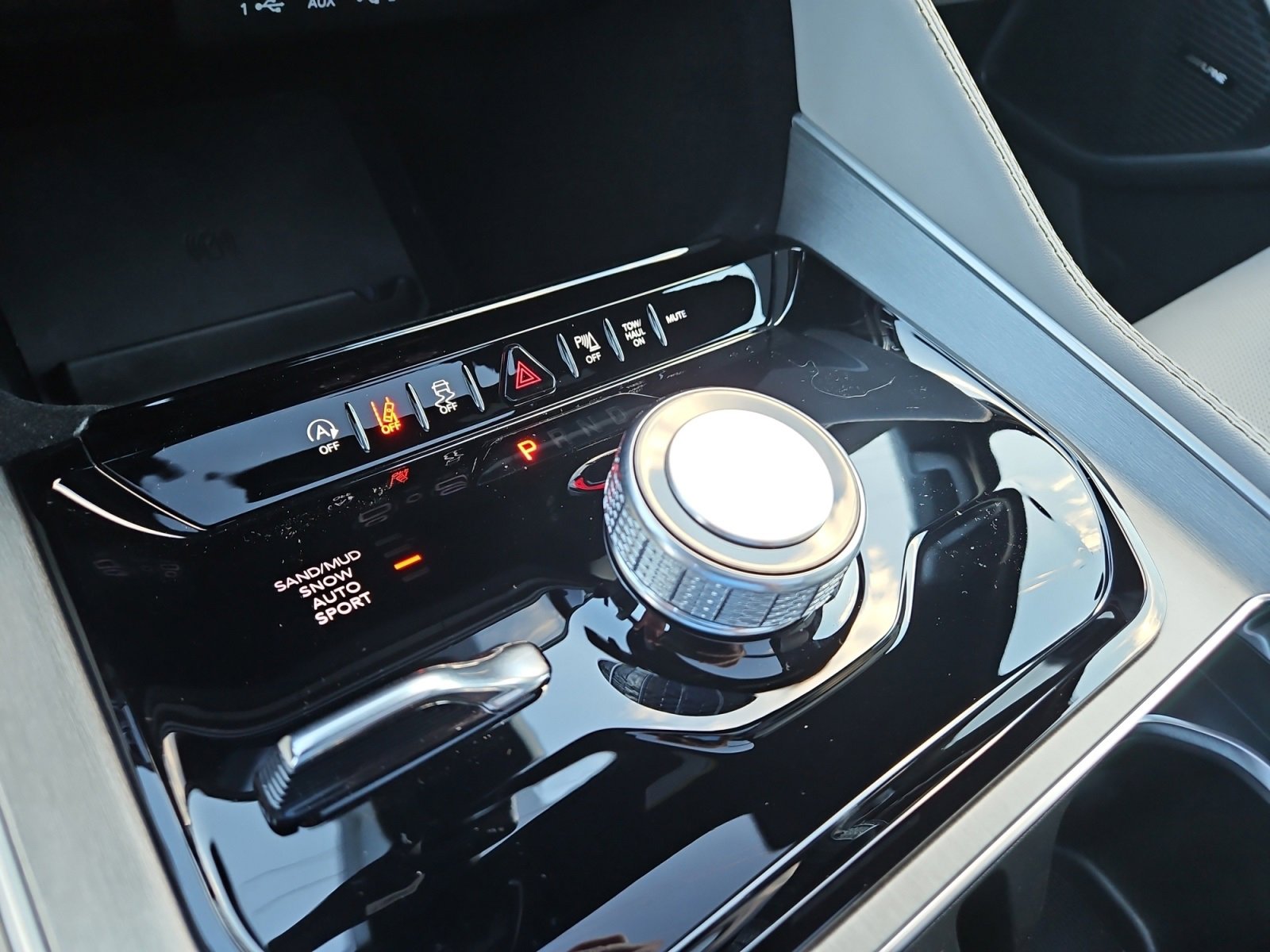 New 2025 Jeep Wagoneer 4WD image 27