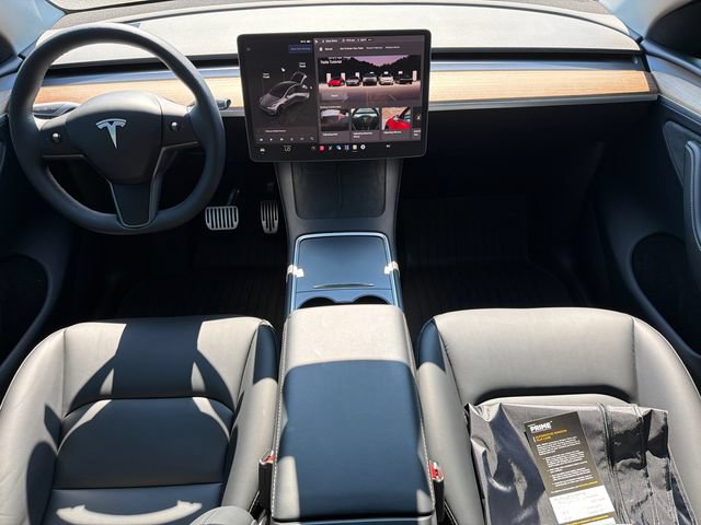 Used 2025 Tesla Model Y Long Range RWD image 24