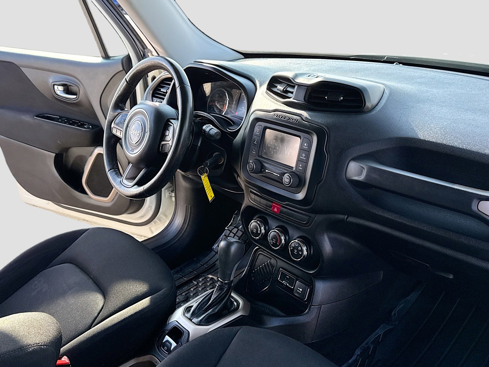 Used 2015 Jeep Renegade Latitude image 5