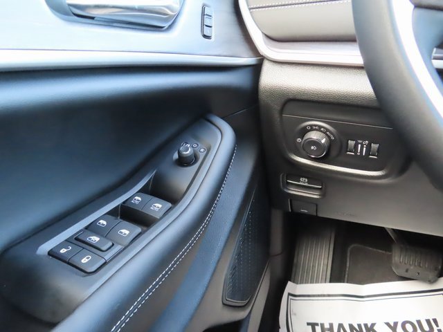 New 2025 Jeep Grand Cherokee L Limited w/ Trailer Tow Package image 31