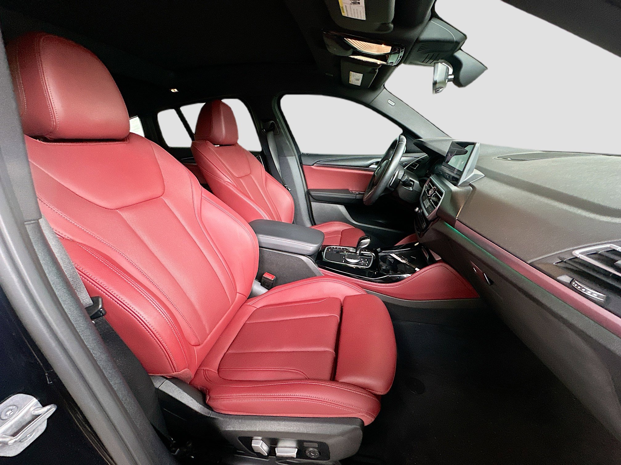 Certified 2024 BMW X4 xDrive30i w/ Premium Package image 29