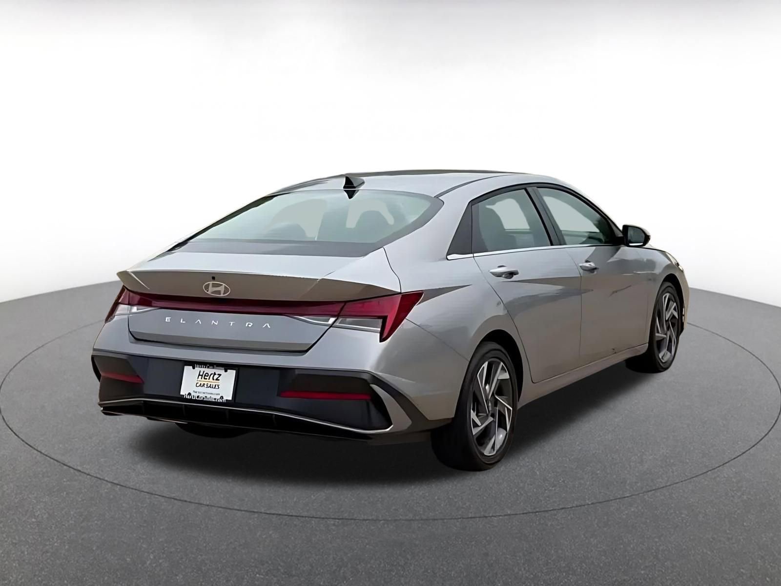 Used 2025 Hyundai Elantra SEL image 14