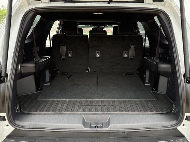 Used 2025 Toyota 4Runner Limited AWD/4WD image 31