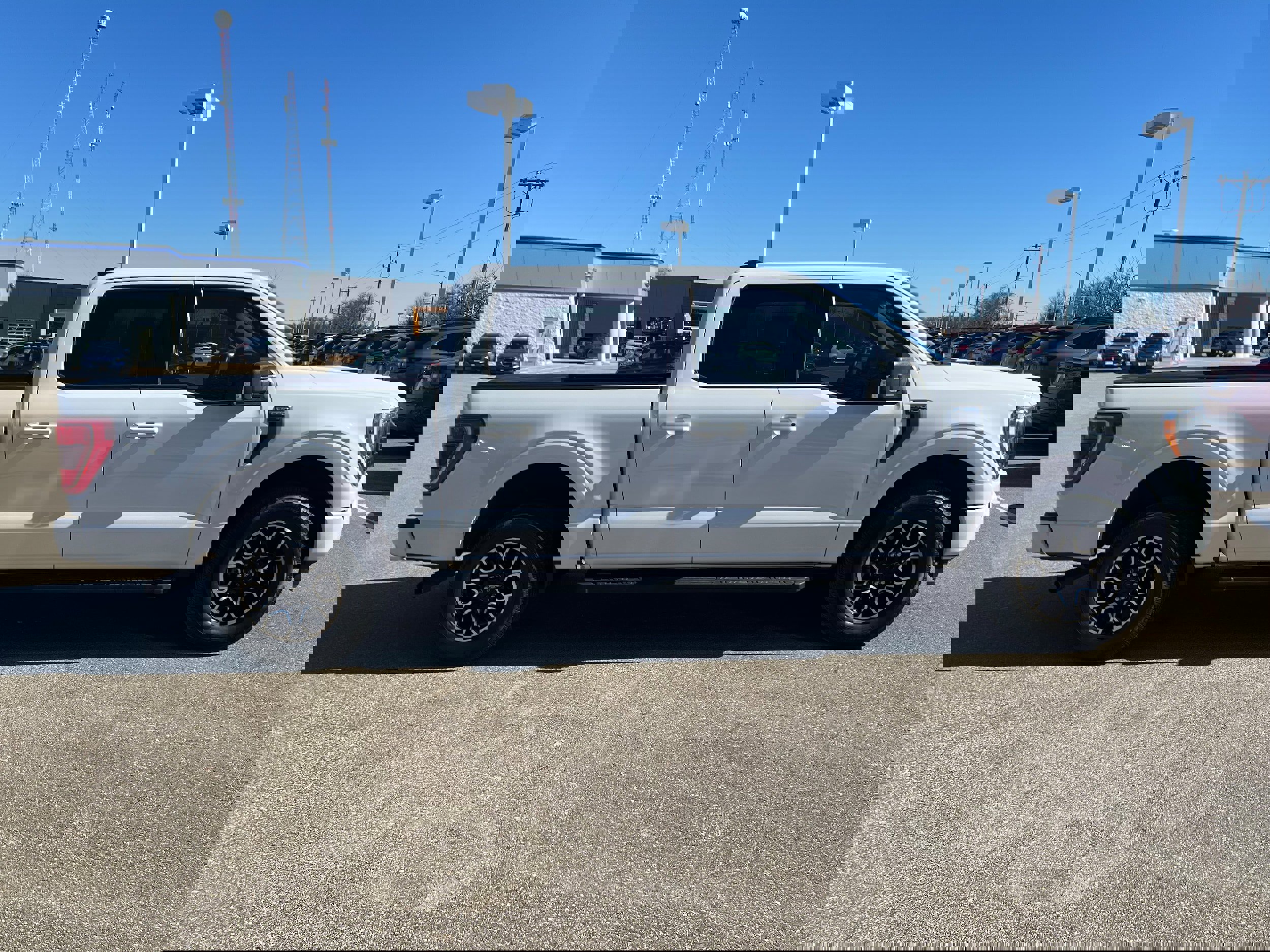 Used 2021 Ford F150 XLT w/ Equipment Group 302A High image 8