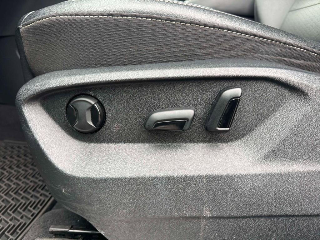 Used 2023 Volkswagen Atlas SE AWD/4WD image 14