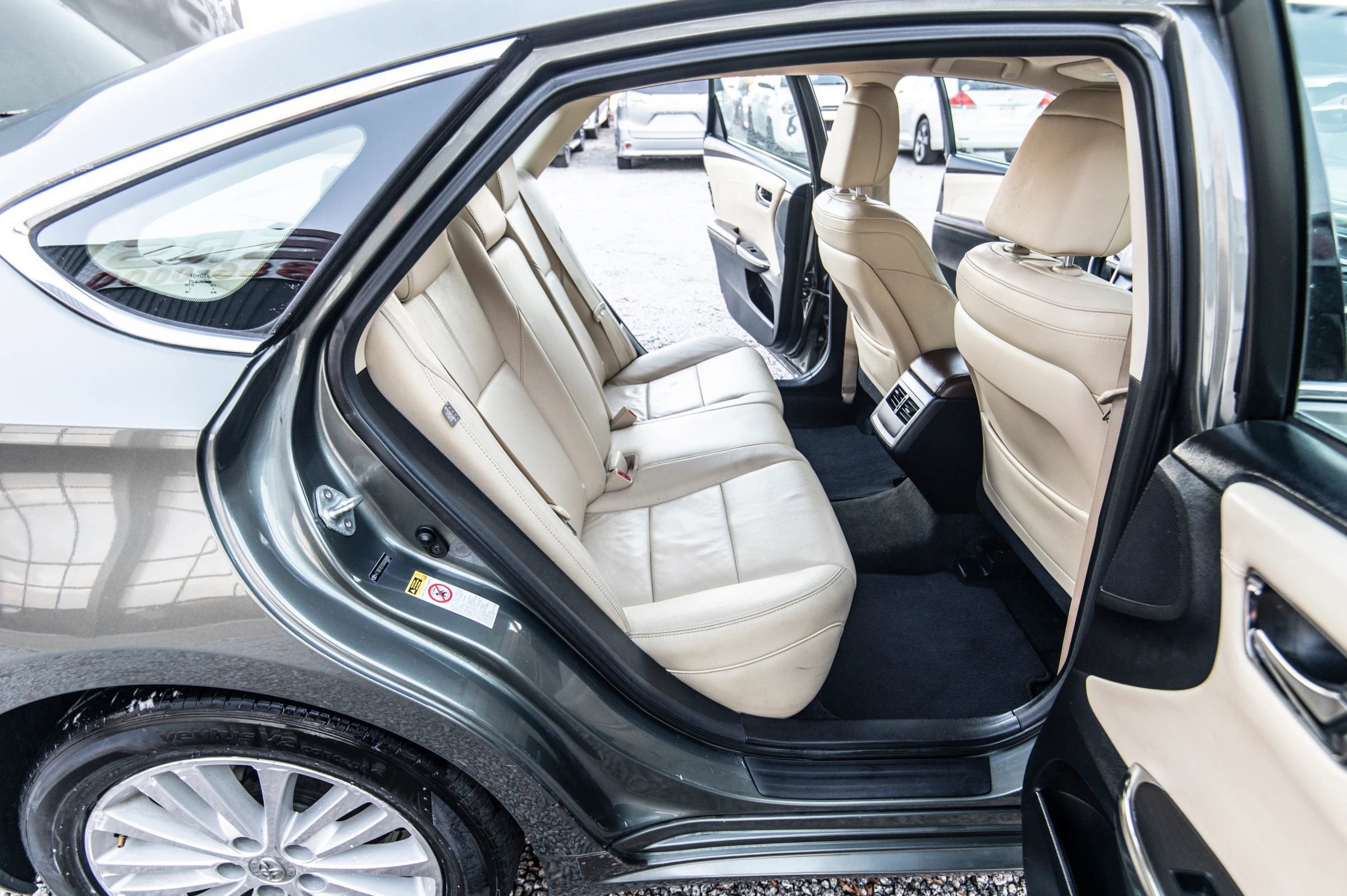 Used 2013 Toyota Avalon XLE Premium image 39