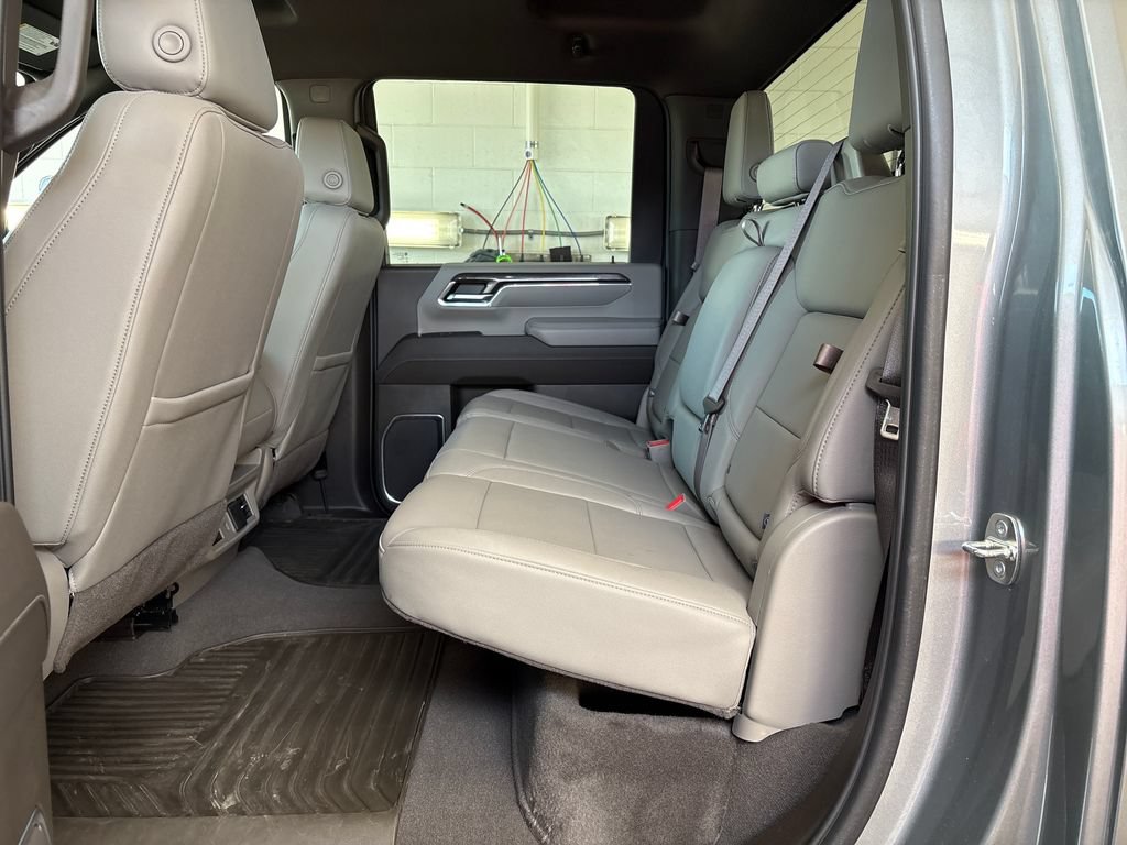 Used 2024 Chevrolet Silverado 3500 LTZ AWD/4WD image 35