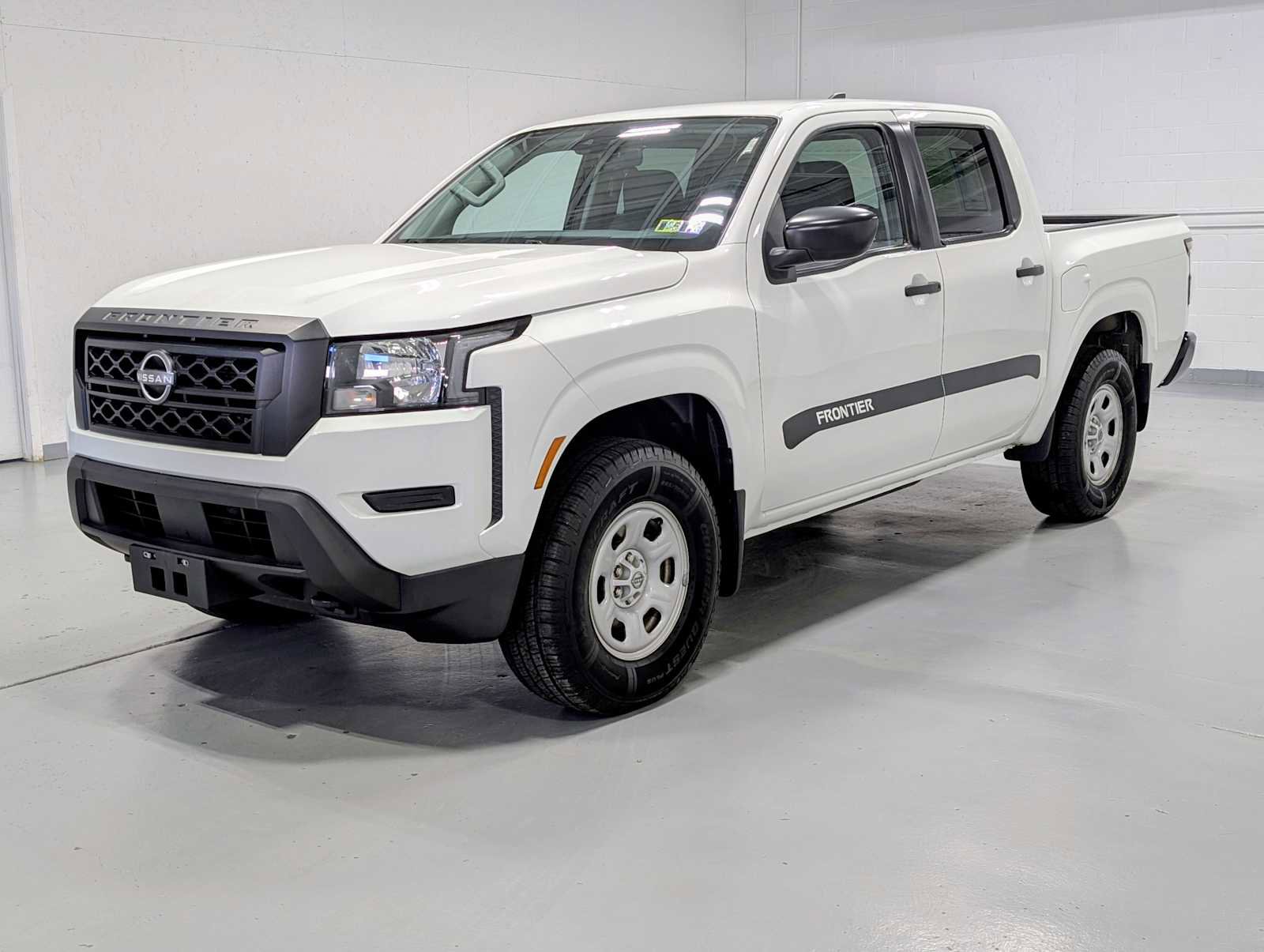 Used 2022 Nissan Frontier S w/ Technology Package image 1