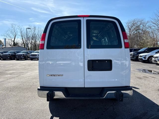 Used 2024 Chevrolet Express 2500 w/ Driver Convenience Package RWD image 4