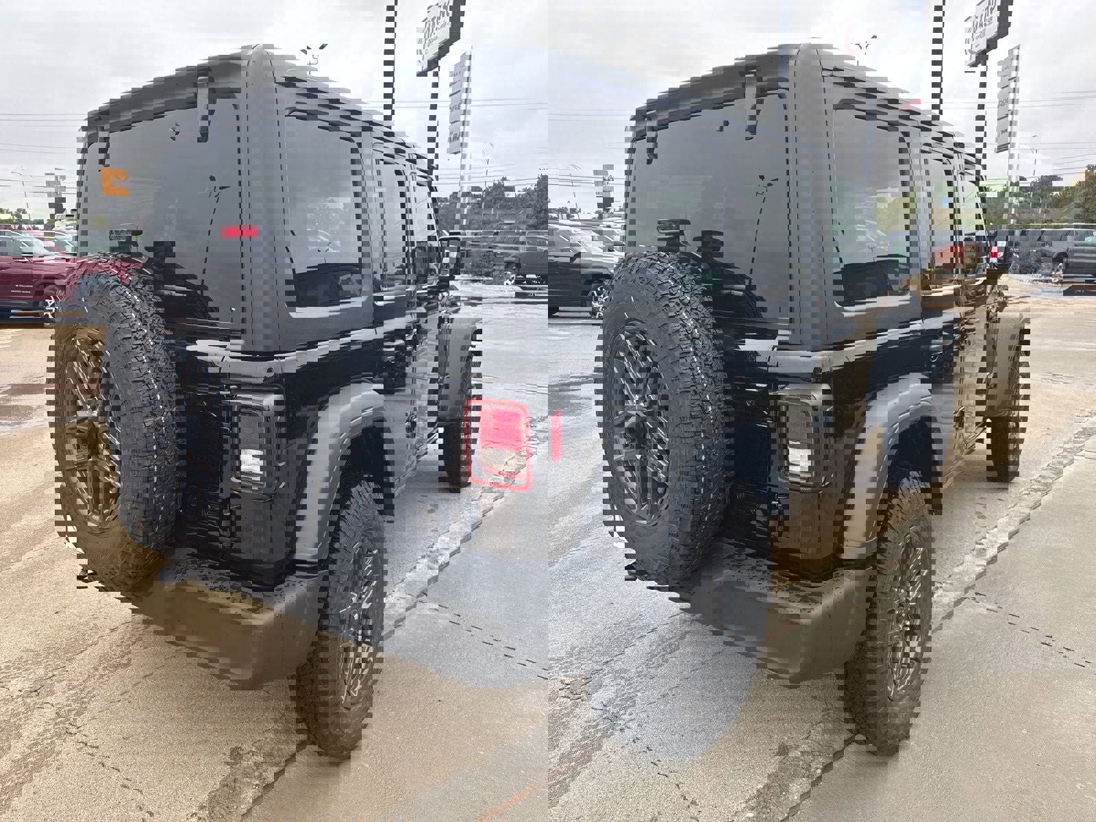 New 2025 Jeep Wrangler Unlimited Sport image 7