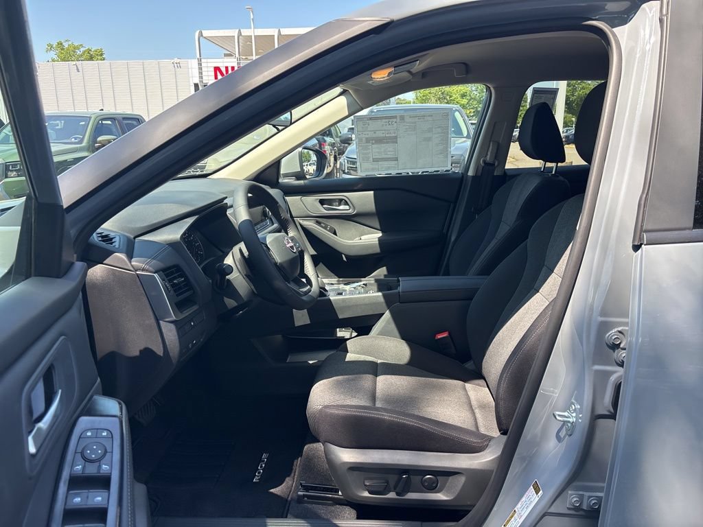 New 2026 Nissan Rogue SV w/ Cold Weather Package FWD image 14