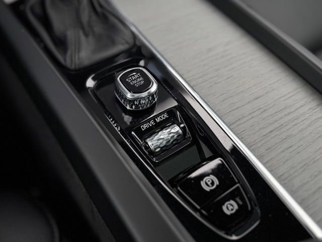 Used 2021 Volvo V60 T5 Cross Country w/ Climate Package image 29