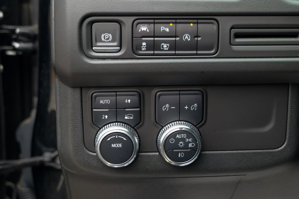 Used 2023 GMC Yukon XL SLT w/ SLT Premium Package image 51