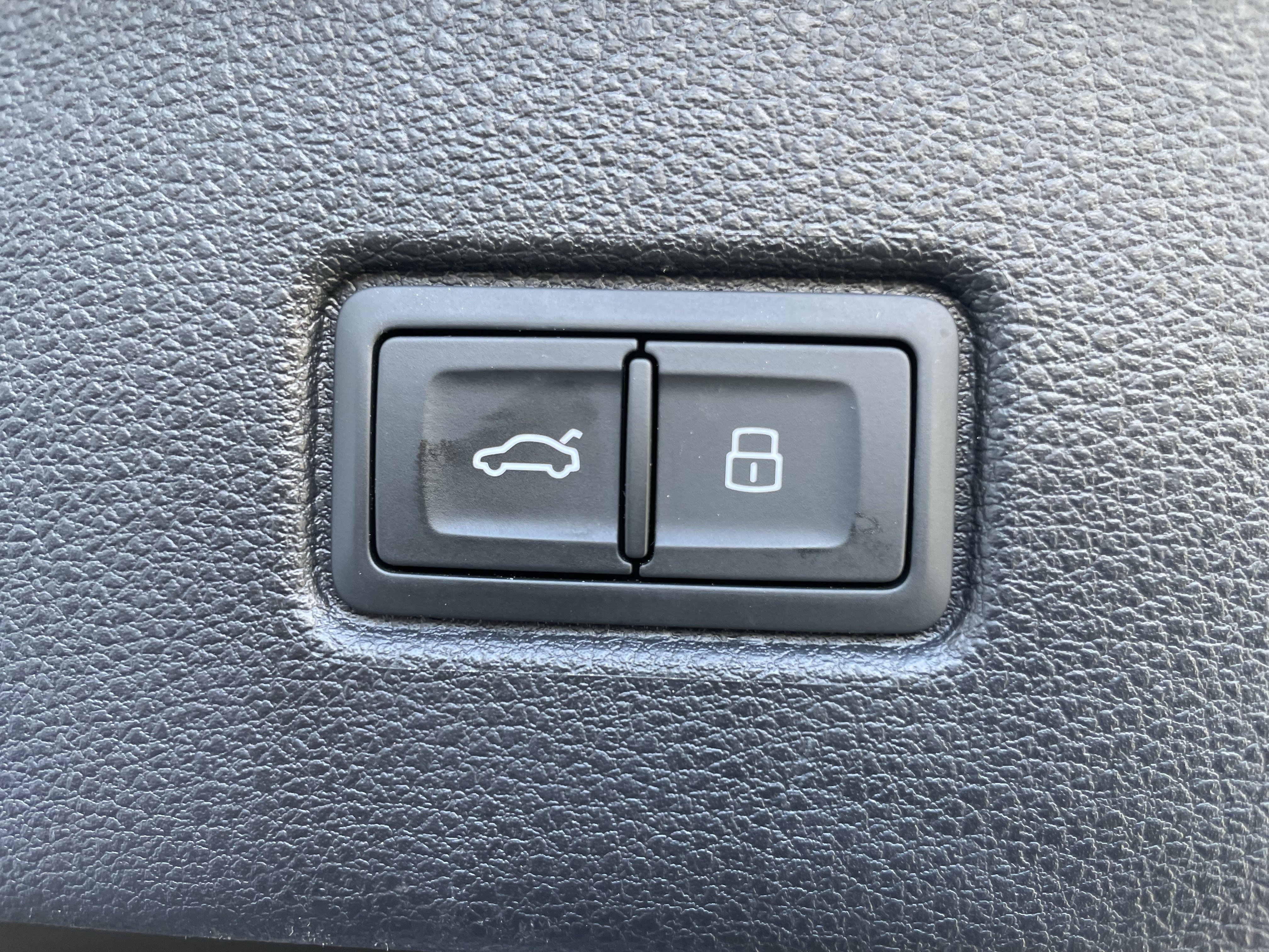 Used 2021 Audi Q7 3.0T Prestige image 42