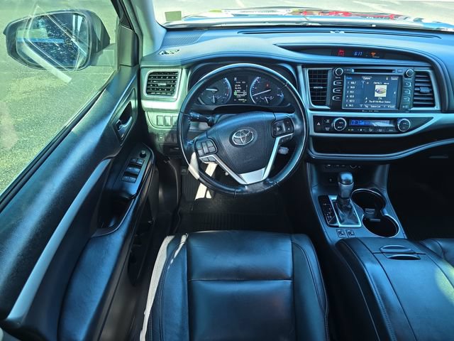 Used 2018 Toyota Highlander FWD V6 image 13