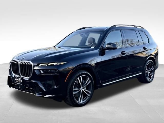 Used 2023 BMW X7 xDrive40i w/ Executive Package image 3