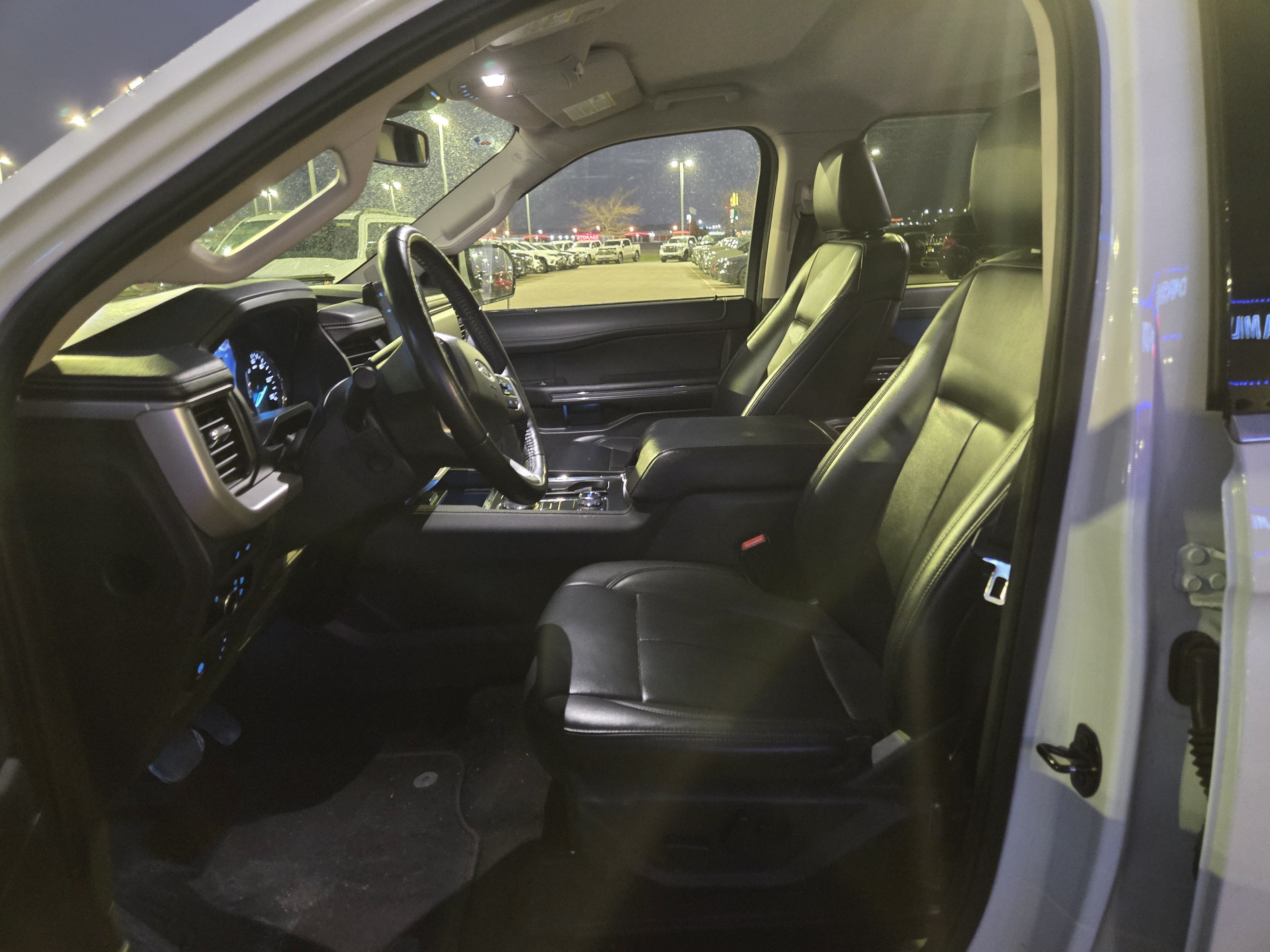 Used 2024 Ford Expedition XLT AWD/4WD image 8