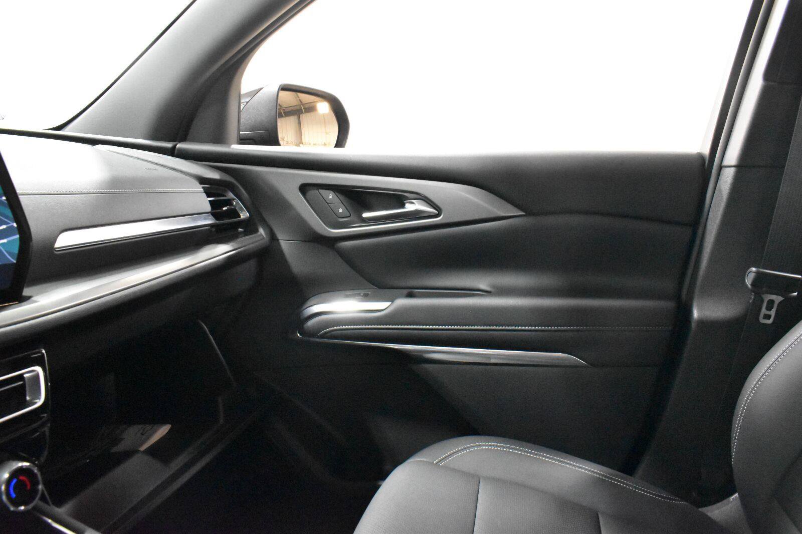 Used 2026 Chevrolet Traverse LT AWD/4WD image 19