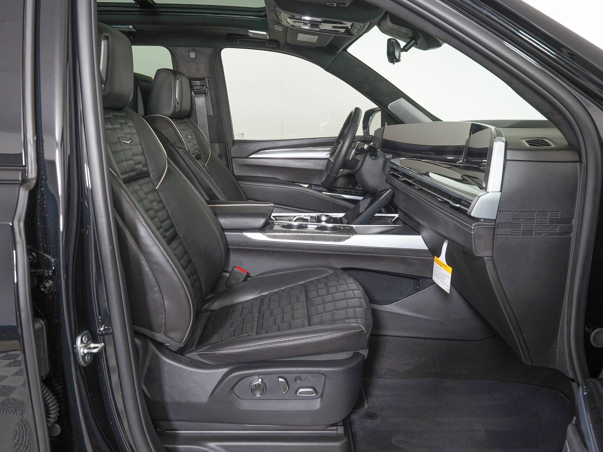 Used 2026 Cadillac Escalade ESV V image 10