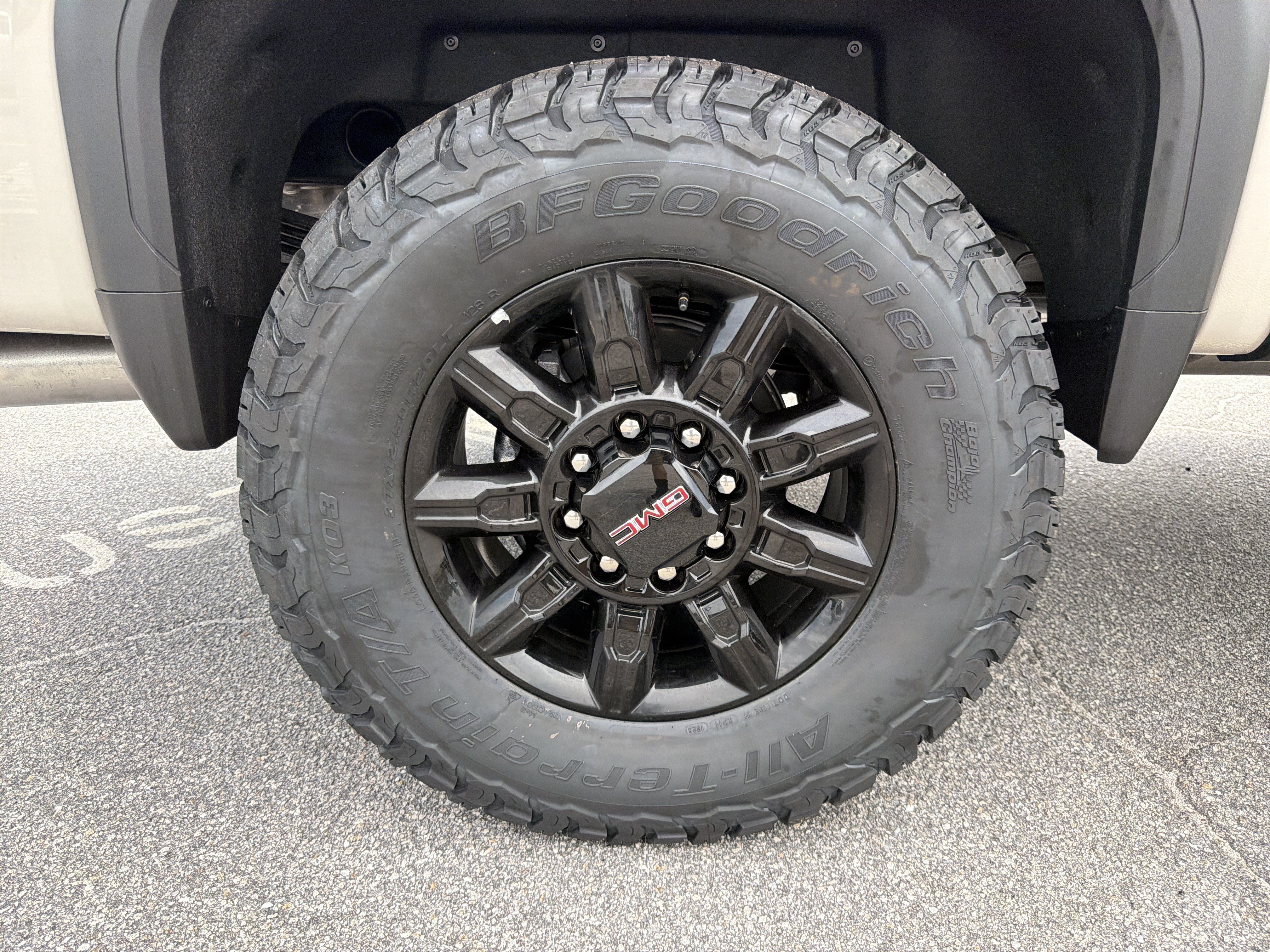 New 2026 GMC Sierra 2500 AT4 w/ AT4 Premium Plus Package AWD/4WD image 18