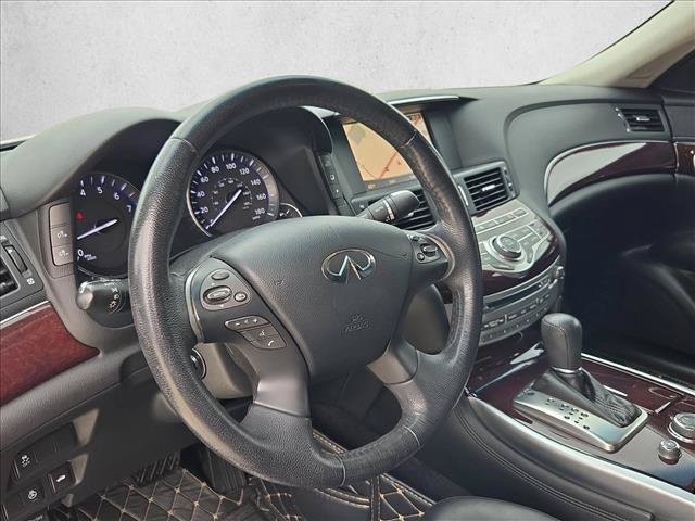 Used 2019 INFINITI Q70 Luxe RWD image 8