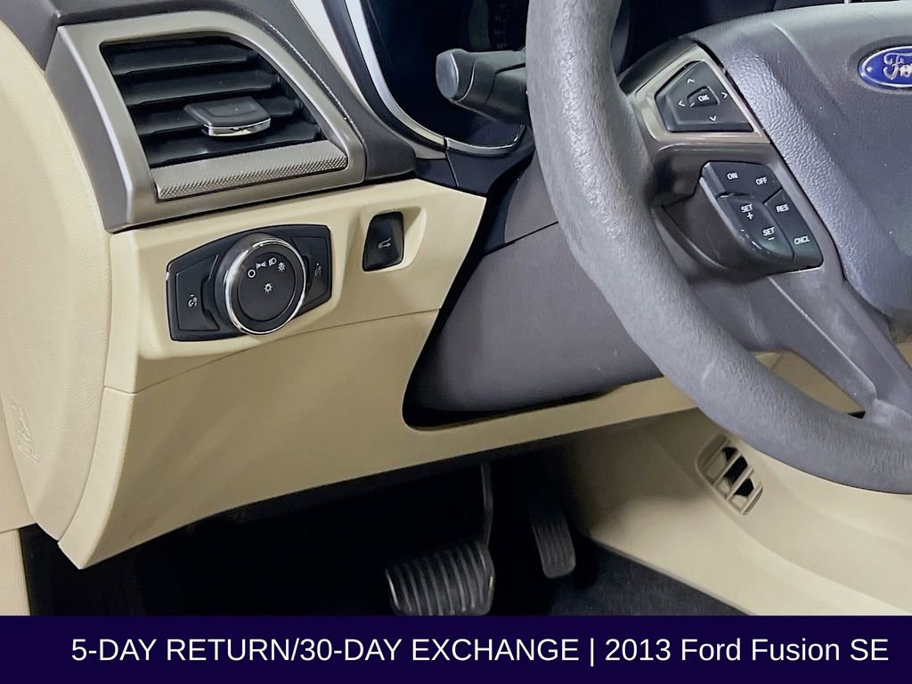 Used 2013 Ford Fusion SE FWD image 12