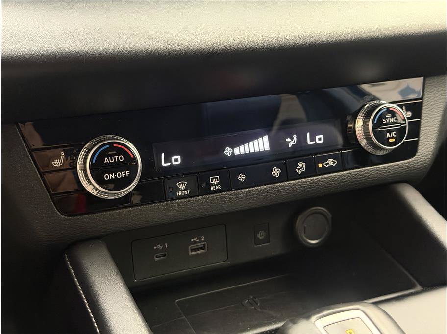 Used 2024 Mitsubishi Outlander FWD image 14