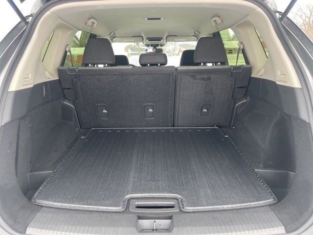 Used 2023 Nissan Rogue SV image 12