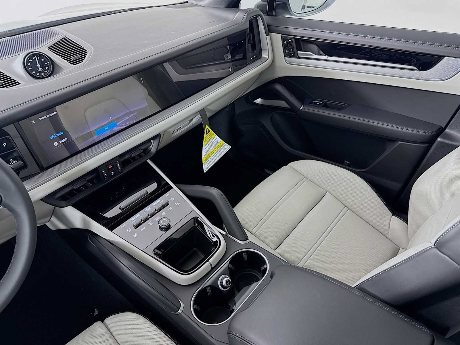 New 2026 Porsche Cayenne Coupe AWD/4WD image 26