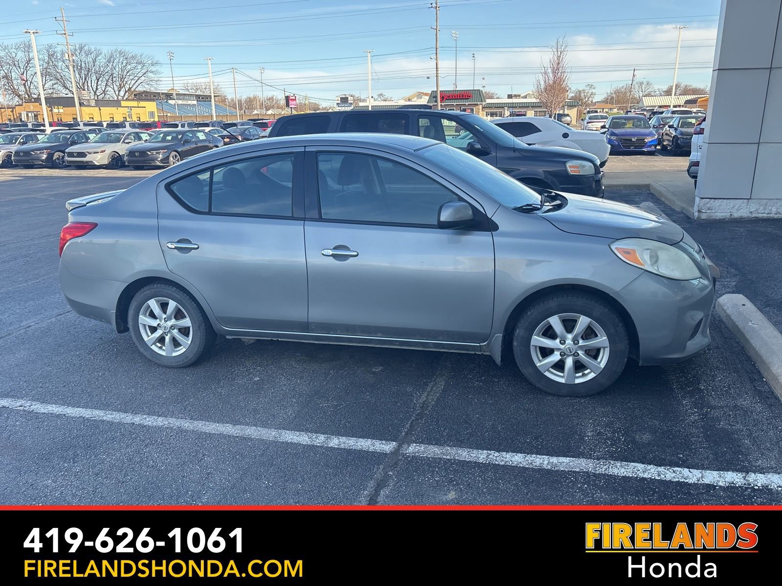 Used 2014 Nissan Versa SV w/ Convenience Package image 20