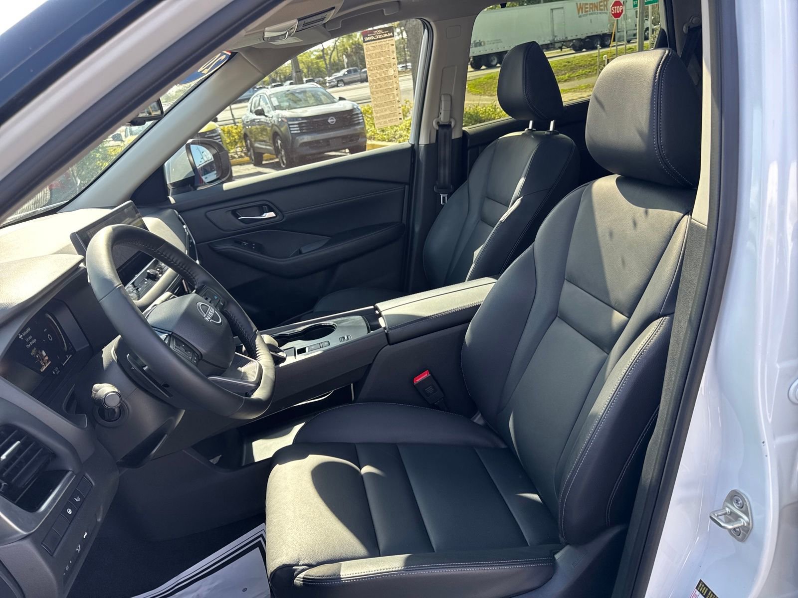 Certified 2025 Nissan Rogue SL w/ SL Premium Package image 26