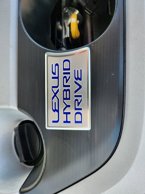 Used 2019 Lexus UX 250h w/ Premium Package image 23