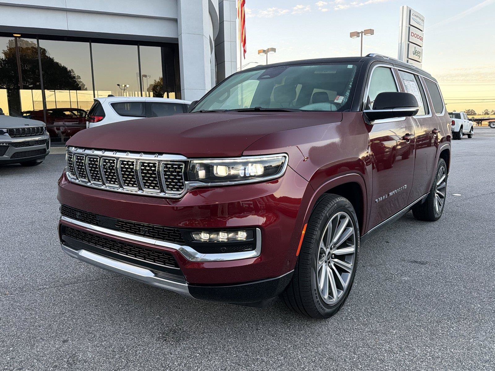 Used 2025 Jeep Grand Wagoneer 4WD image 2