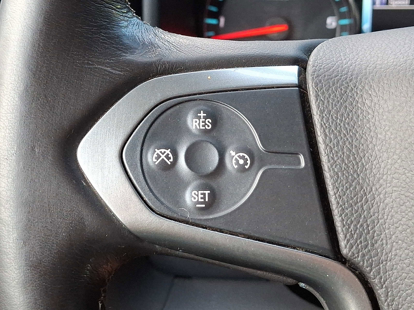 Used 2018 Chevrolet Silverado 1500 LT w/ Max Trailering Package image 13