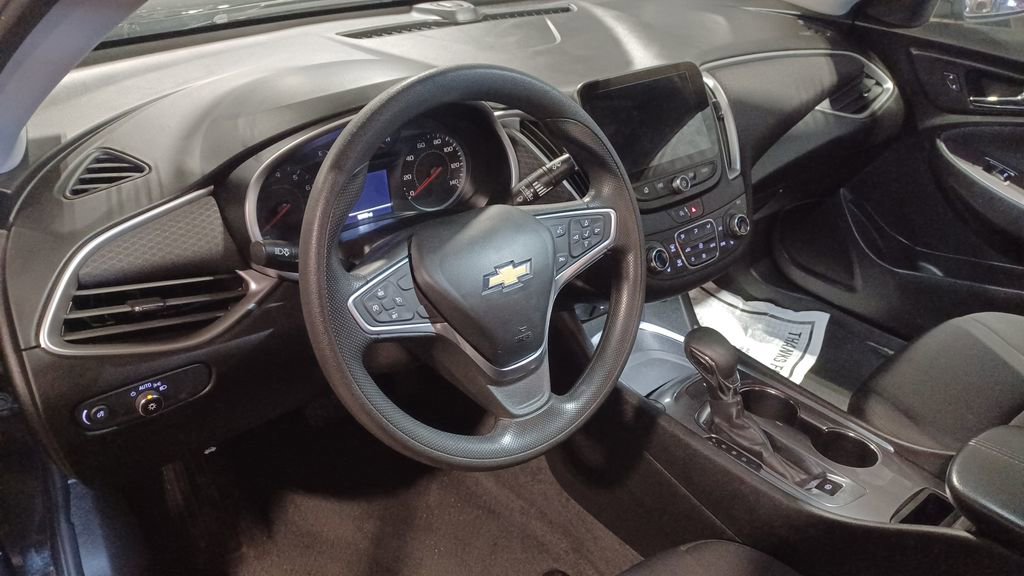 Used 2022 Chevrolet Malibu LT image 4