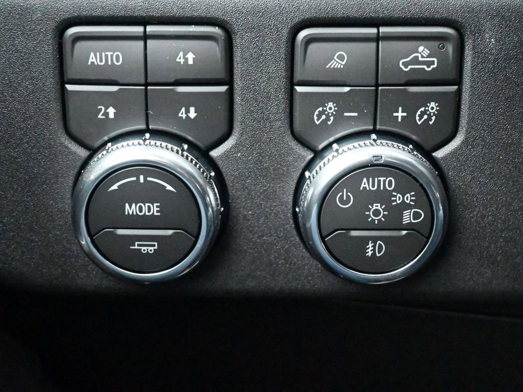 New 2026 GMC Sierra 3500 SLT image 32