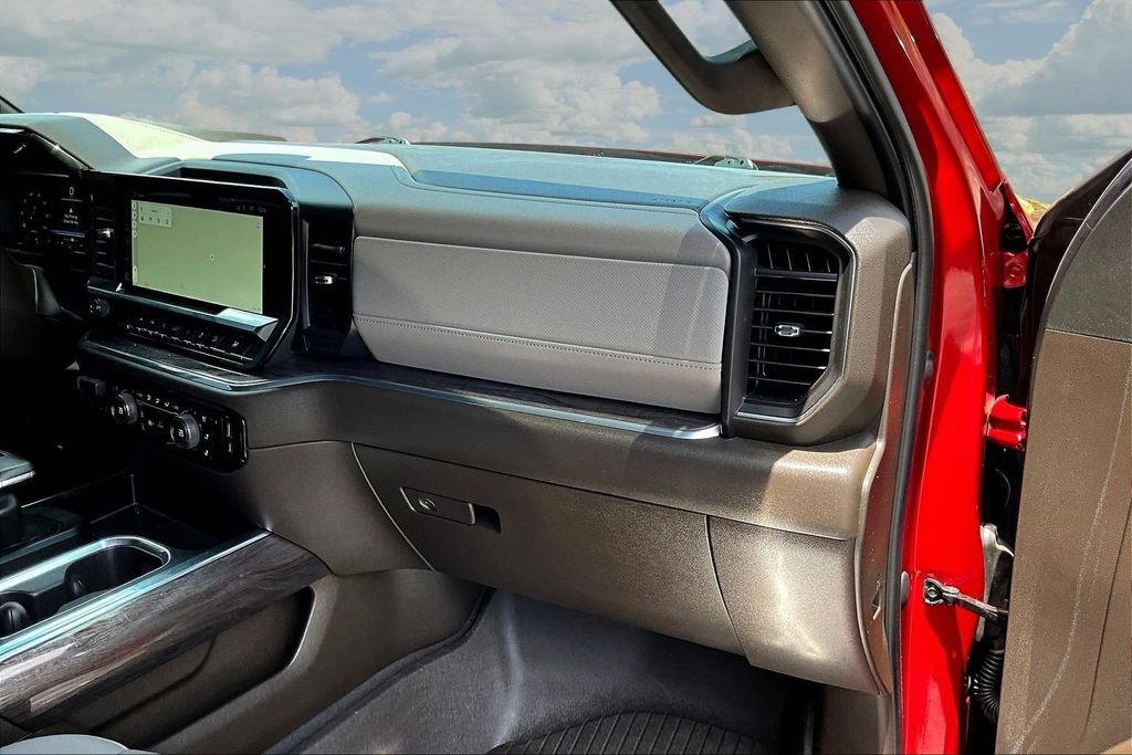 Used 2023 Chevrolet Silverado 1500 LTZ AWD/4WD image 29
