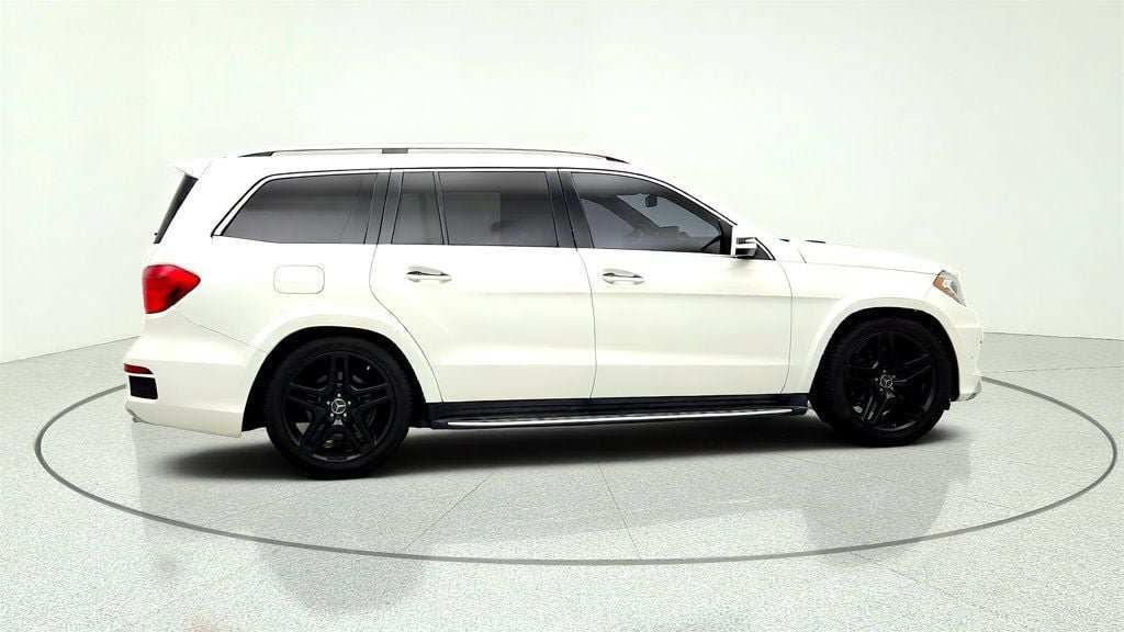 Used 2014 Mercedes-Benz GL 550 4MATIC image 4
